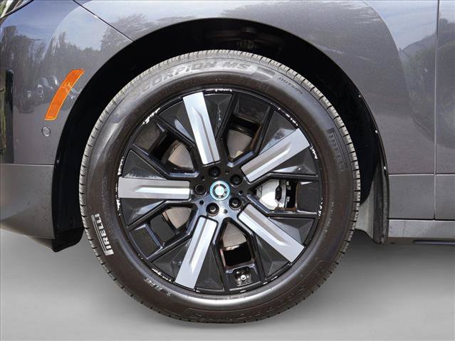 Certified 2024 BMW iX xDrive50 w/ Premium Package AWD/4WD image 28