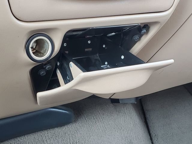 Used 1999 Ford F350 XLT image 17