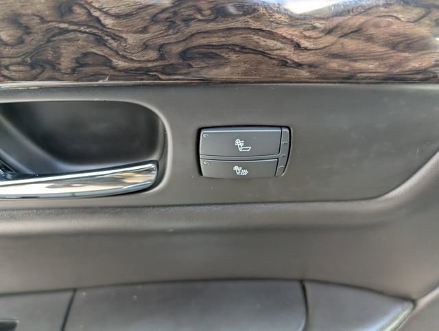 Used 2010 Cadillac DTS Luxury image 18