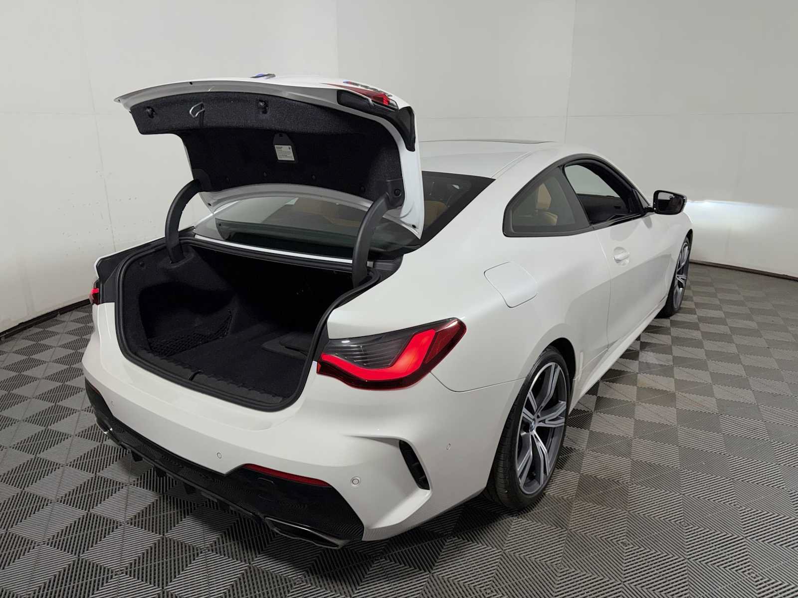 Used 2024 BMW 440i xDrive Coupe w/ Premium Package AWD/4WD image 23