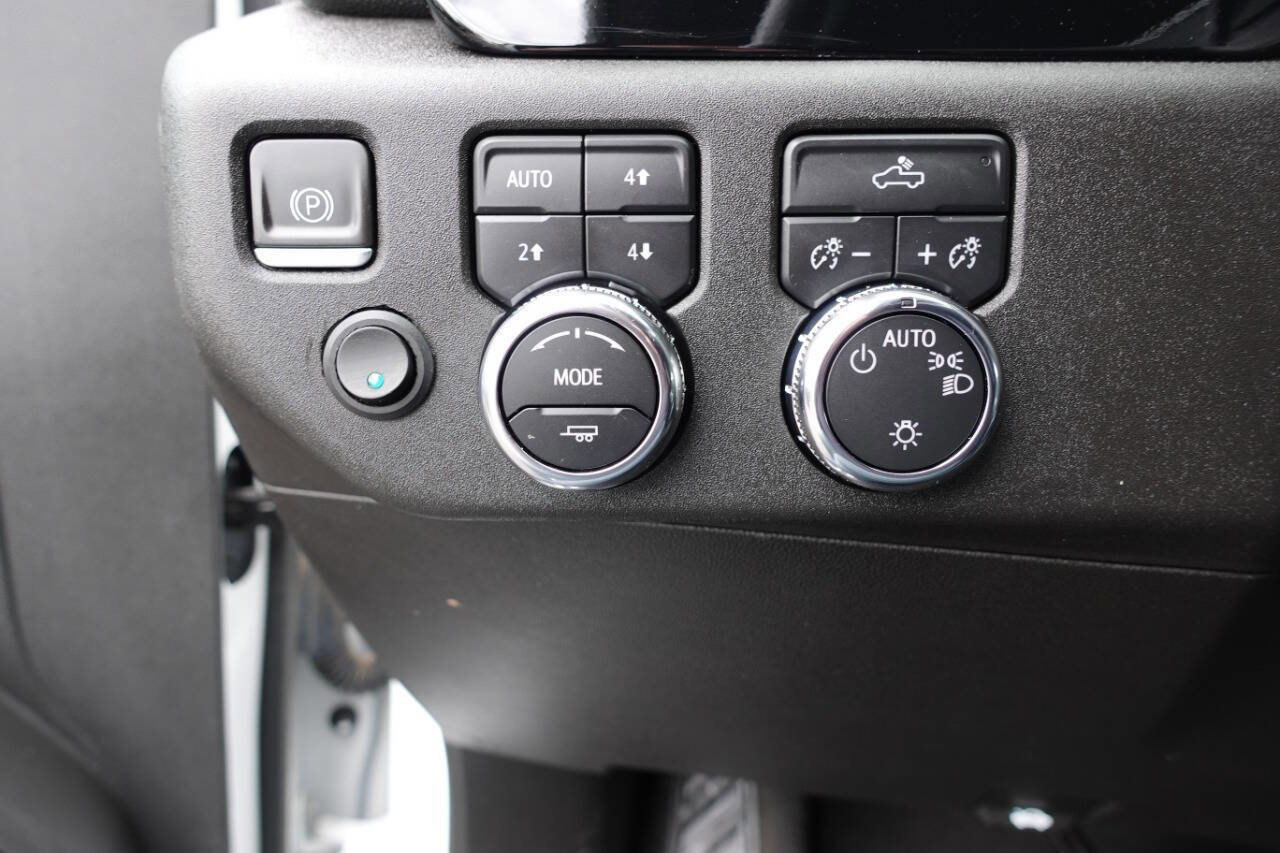 Used 2023 GMC Sierra 1500 SLE w/ X31 Off-Road Package AWD/4WD image 56
