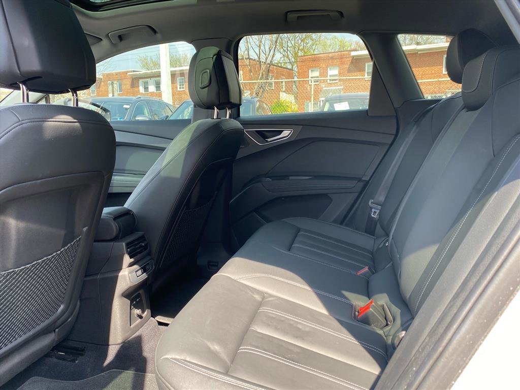 Used 2023 Audi Q4 e-tron Premium Plus w/ Premium Plus image 17