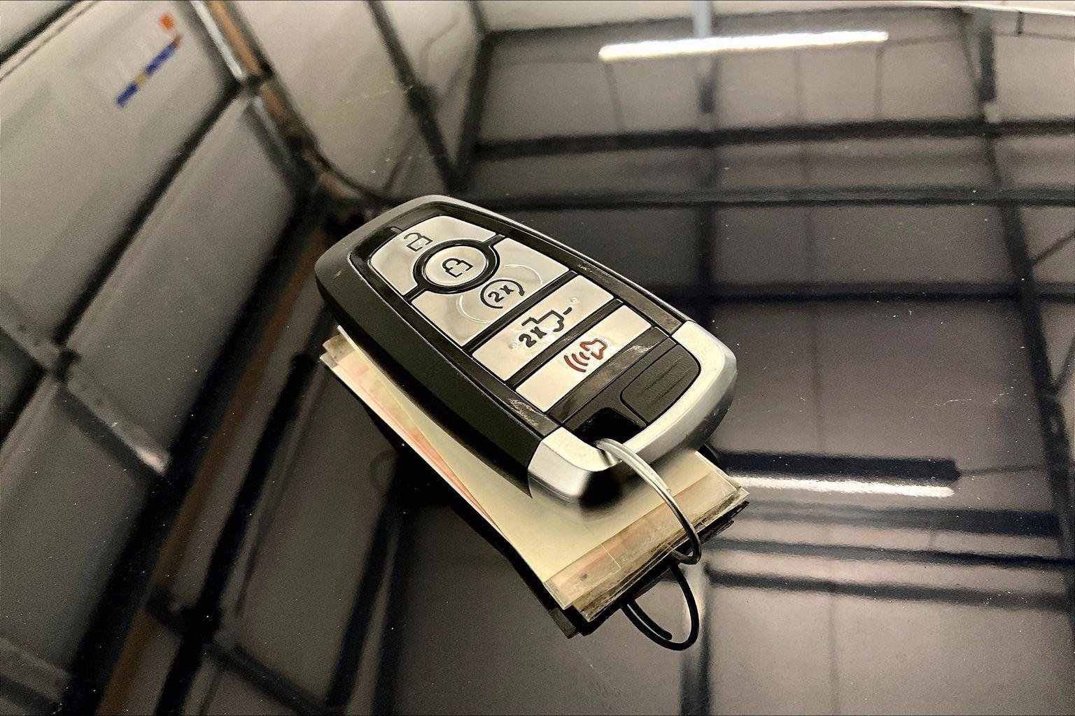 Used 2022 Ford F250 Platinum w/ Tremor Off-Road Package image 9