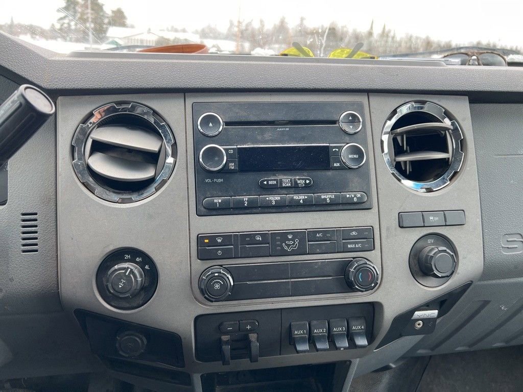 Used 2016 Ford F350 XLT w/ Camper Package image 5