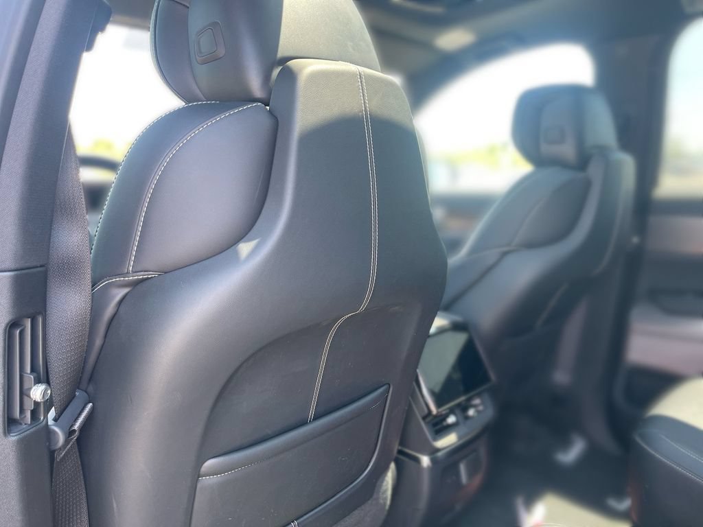 Certified 2026 Cadillac Vistiq Sport w/ LPO, Floor Liner Package AWD/4WD image 37