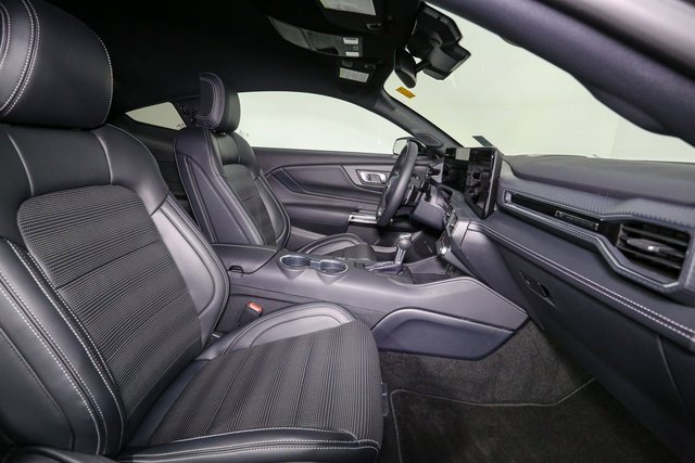 Used 2025 Ford Mustang GT Premium image 16