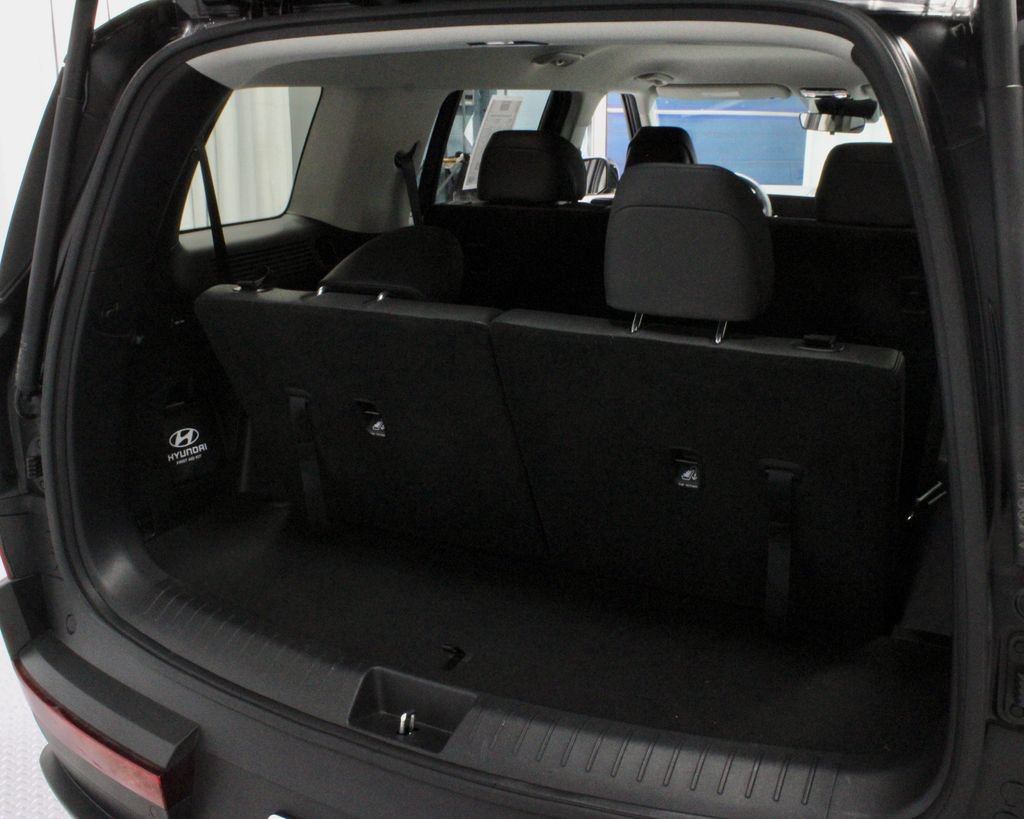 Used 2025 Hyundai Santa Fe SEL FWD image 14