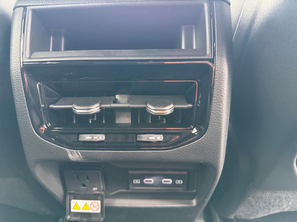 New 2026 Jeep Grand Cherokee Laredo image 16