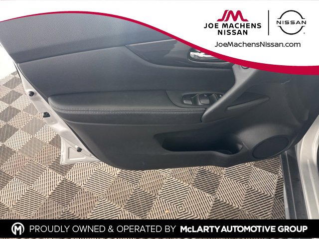 Certified 2020 Nissan Rogue SV image 18