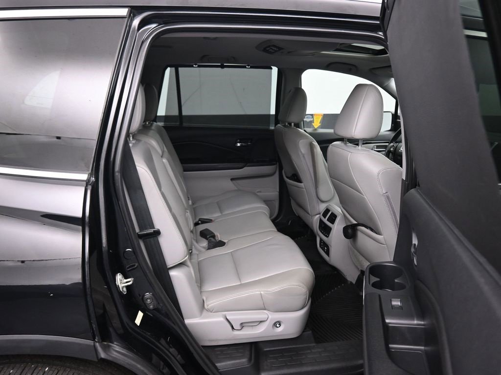 Used 2016 Honda Pilot Touring image 49
