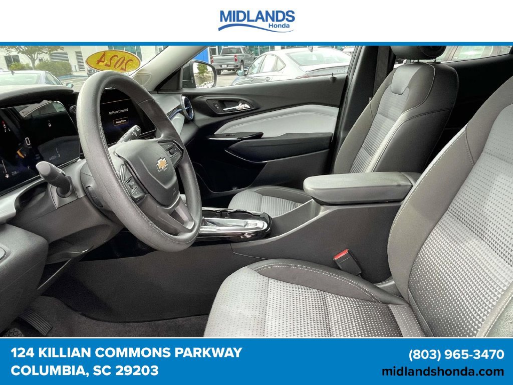 Used 2024 Chevrolet Trax LT FWD image 14