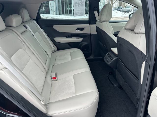 Used 2024 Nissan Ariya AWD image 27