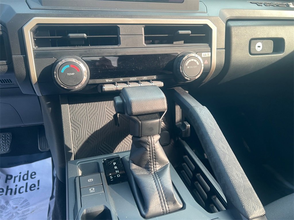 Used 2025 Toyota Tacoma SR image 11