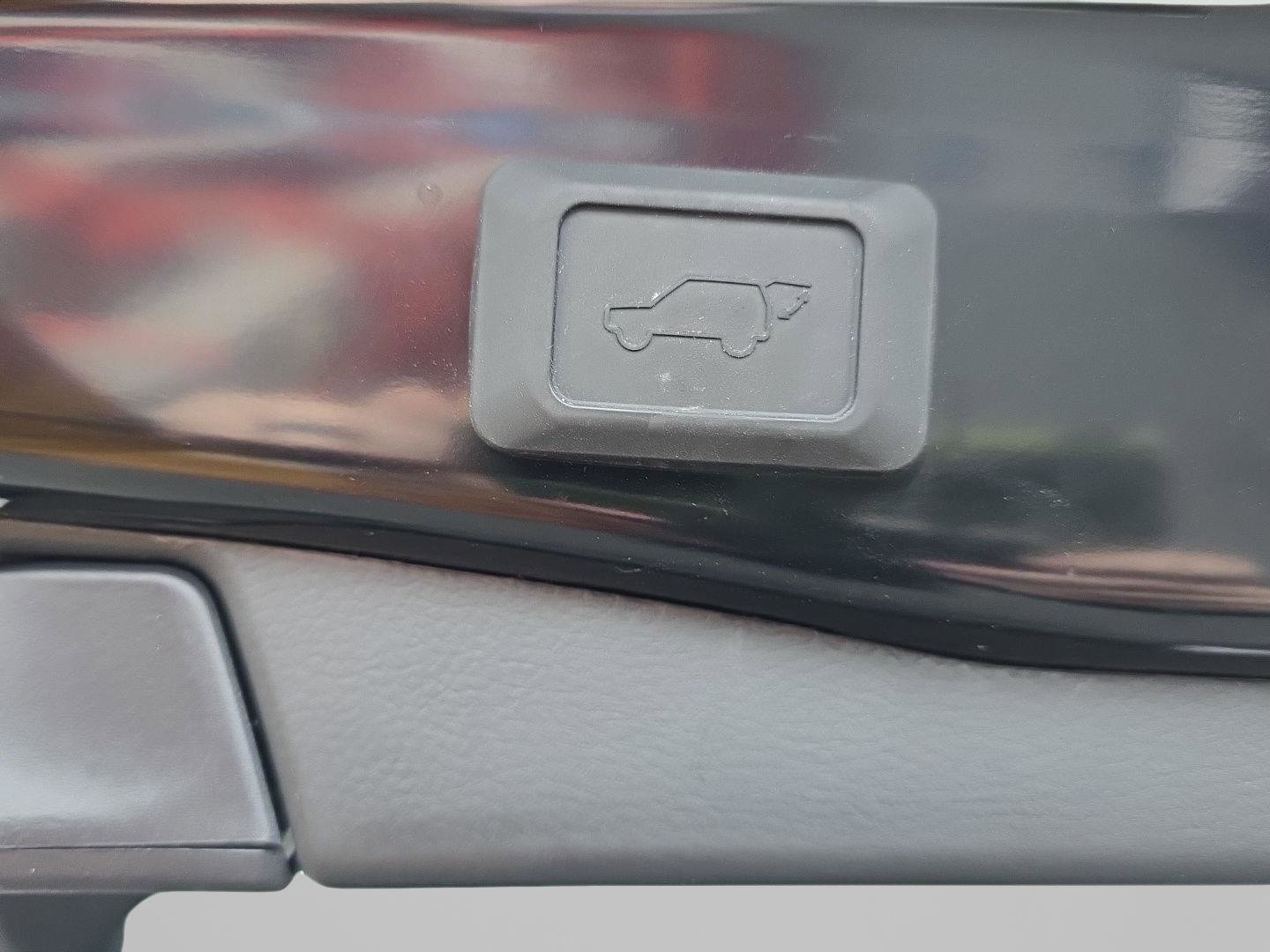 Used 2024 Toyota RAV4 XLE Premium image 76