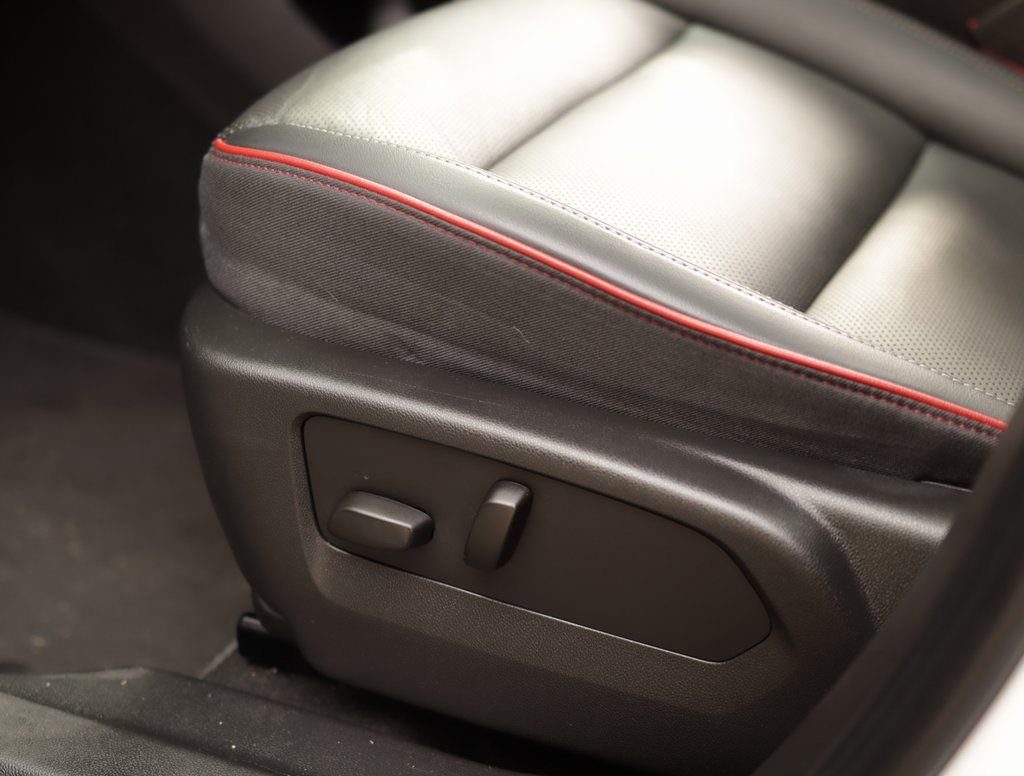 Used 2023 Buick Envision Essence w/ Sport Touring Package image 21