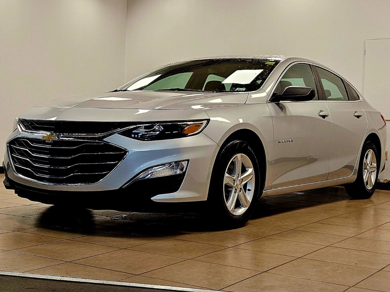 Used 2021 Chevrolet Malibu LS image 3