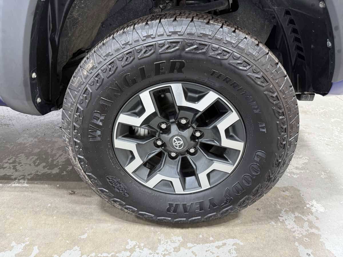 Used 2023 Toyota Tacoma TRD Off-Road image 6