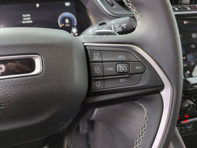 Used 2024 Jeep Grand Cherokee Laredo X image 14