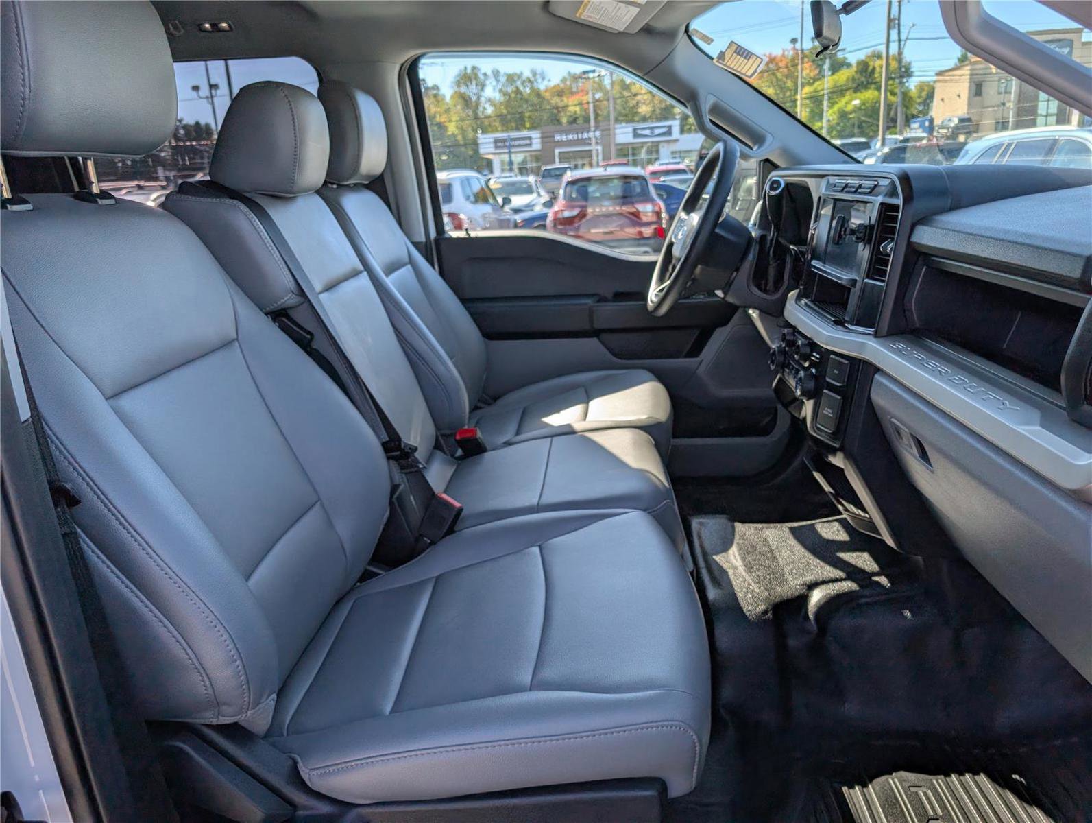 Used 2024 Ford F550 4x4 Crew Cab Super Duty image 12