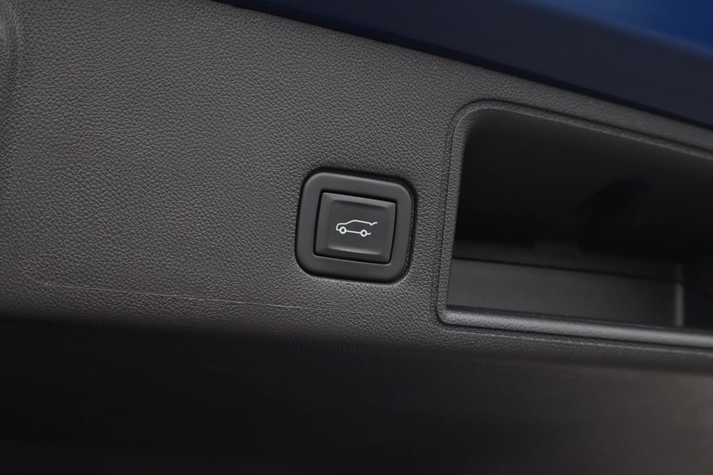 Used 2022 GMC Terrain SLT w/ Infotainment Package II FWD image 27