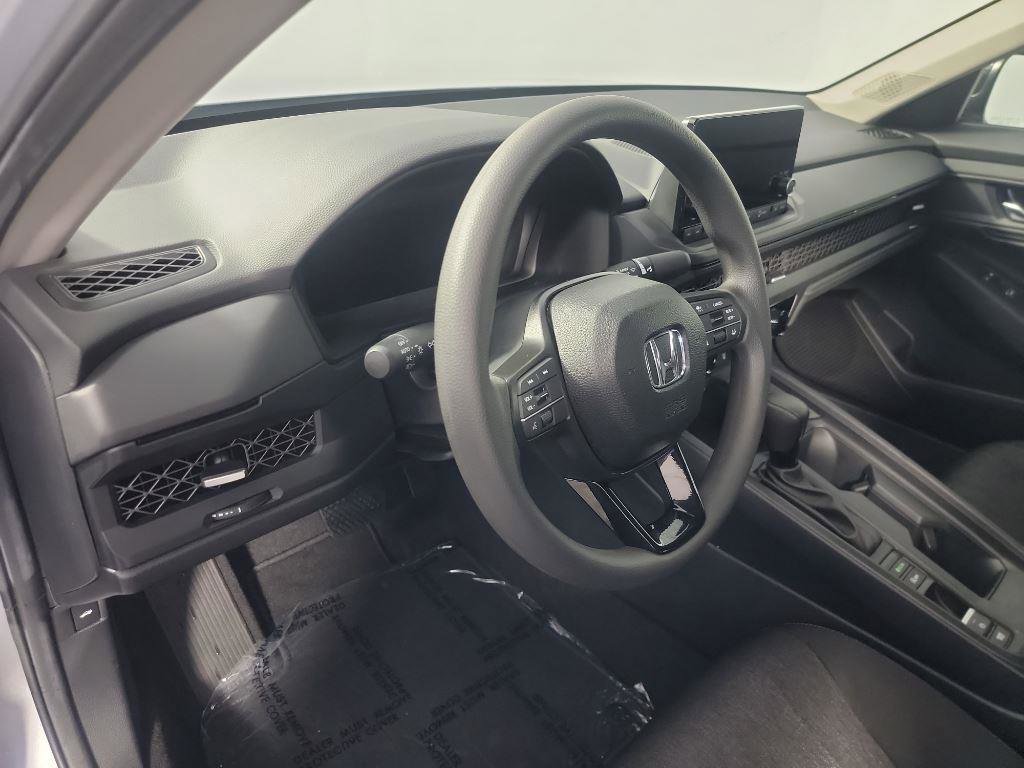Used 2025 Honda Accord SE image 16