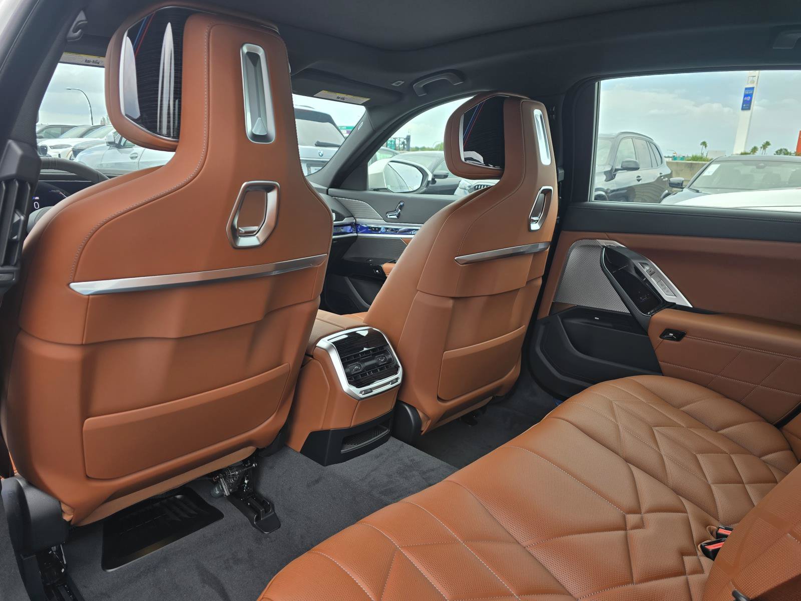 New 2026 BMW 750e xDrive w/ Executive Package AWD/4WD image 14