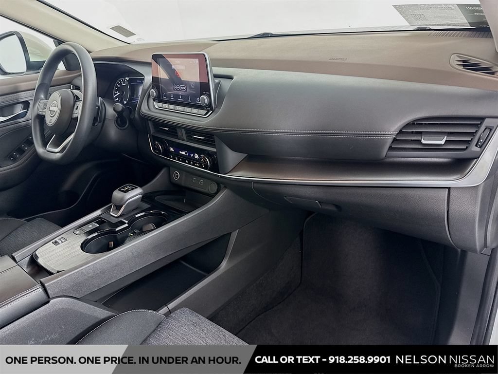 Used 2023 Nissan Rogue SV FWD image 27