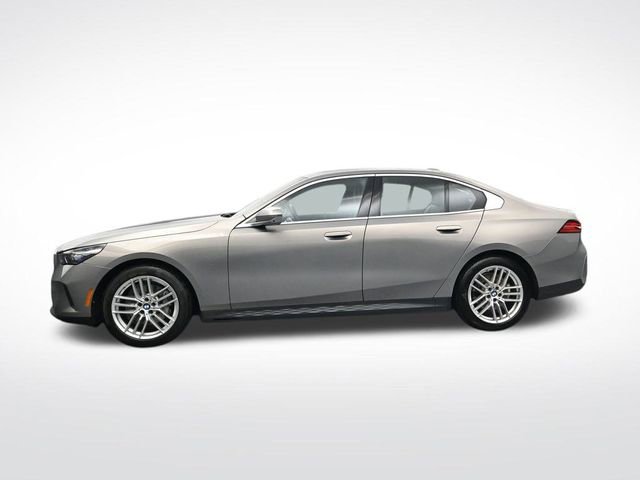 Used 2024 BMW 530i 530i w/ Premium Package image 8