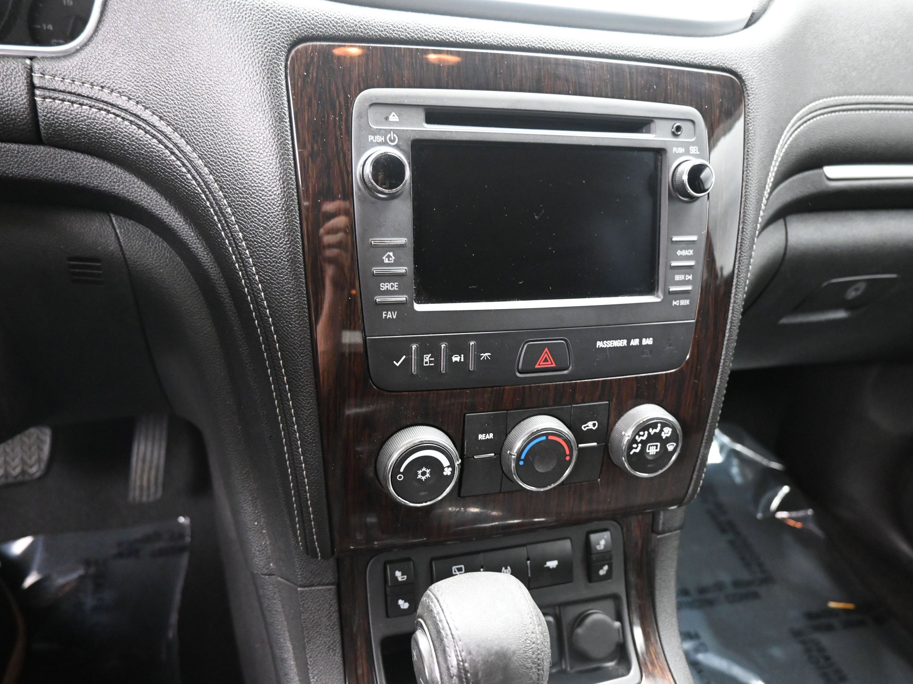 Used 2016 Chevrolet Traverse LT w/ Style and Technology Package image 17