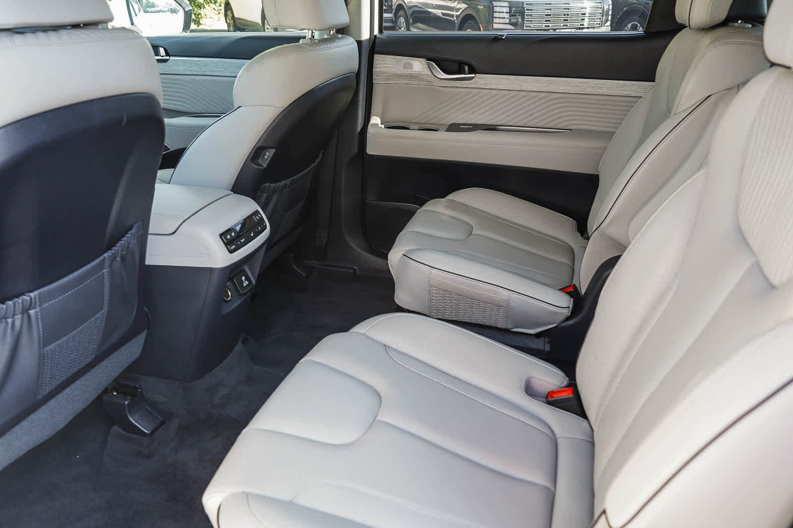 Used 2023 Hyundai Palisade Calligraphy w/ Cargo Package FWD image 18