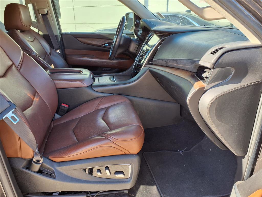 Used 2017 Cadillac Escalade Premium Luxury image 9