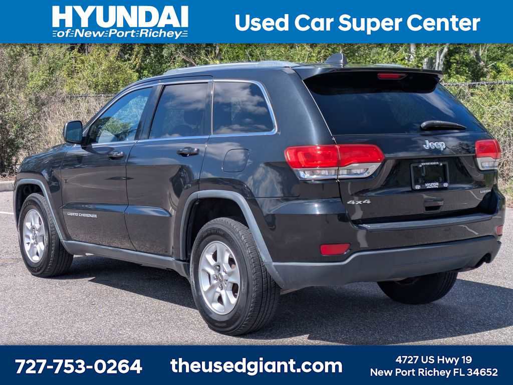 Used 2014 Jeep Grand Cherokee Laredo w/ Security & Convenience Group AWD/4WD image 3