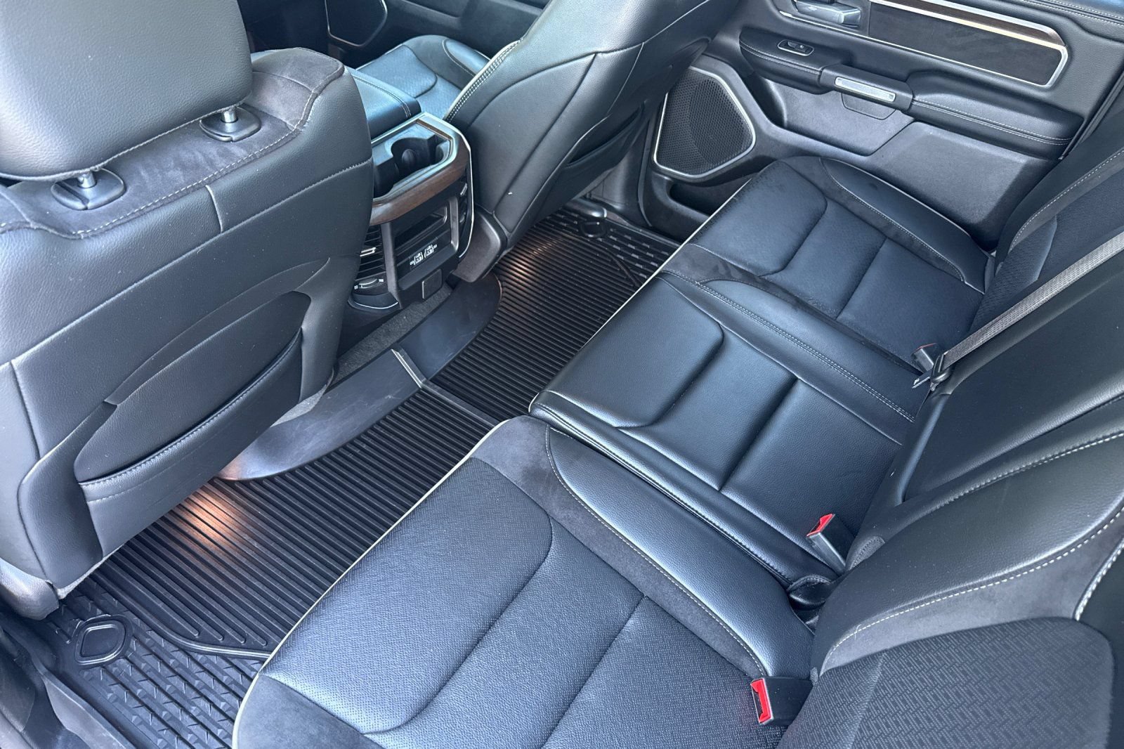 Used 2022 RAM 1500 Laramie AWD/4WD image 13