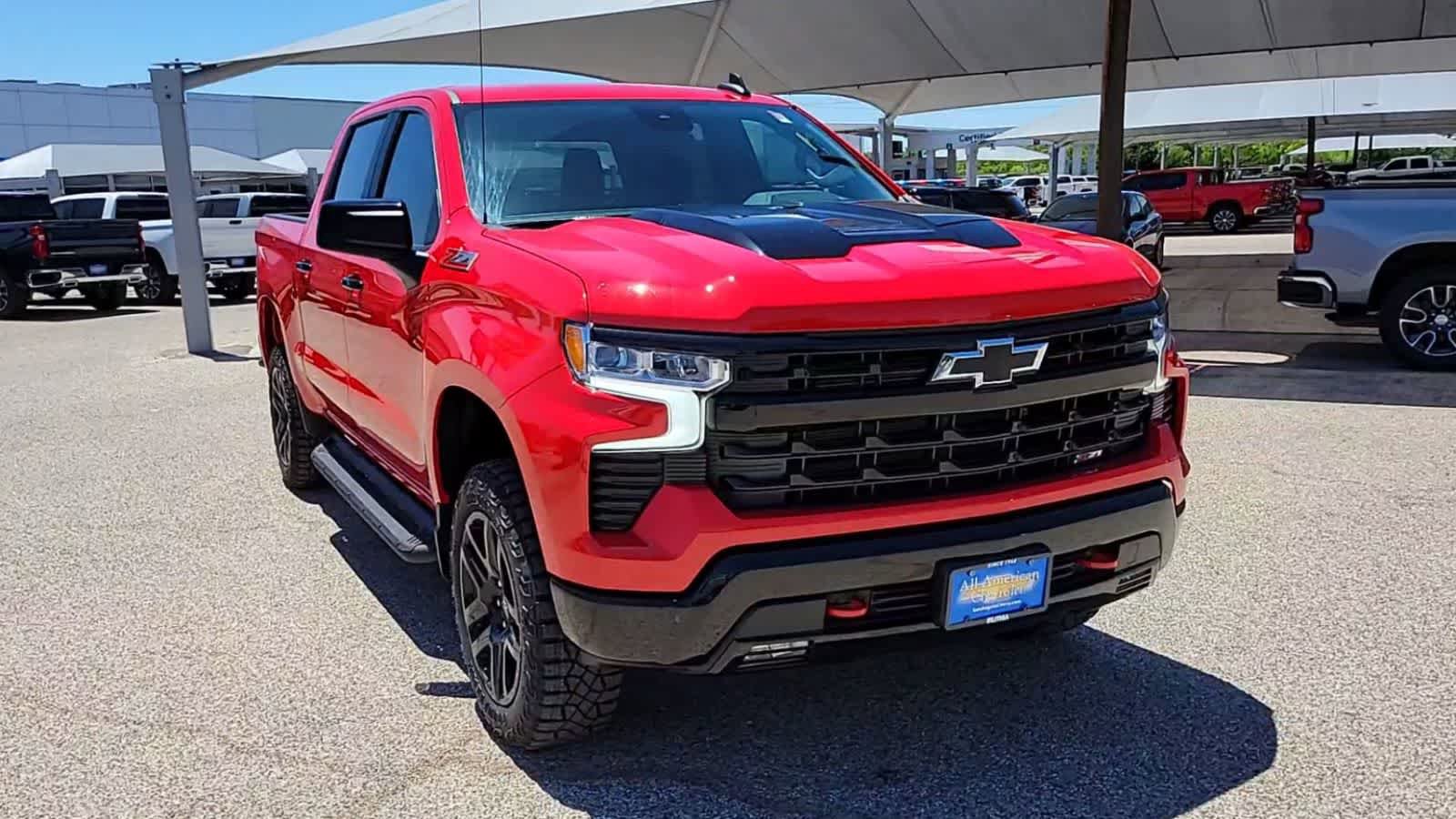 Used 2023 Chevrolet Silverado 1500 LT Trail Boss AWD/4WD image 2