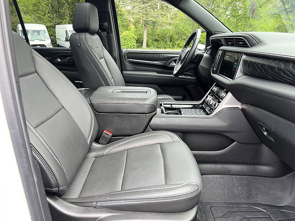 Used 2024 GMC Yukon Denali AWD/4WD image 21