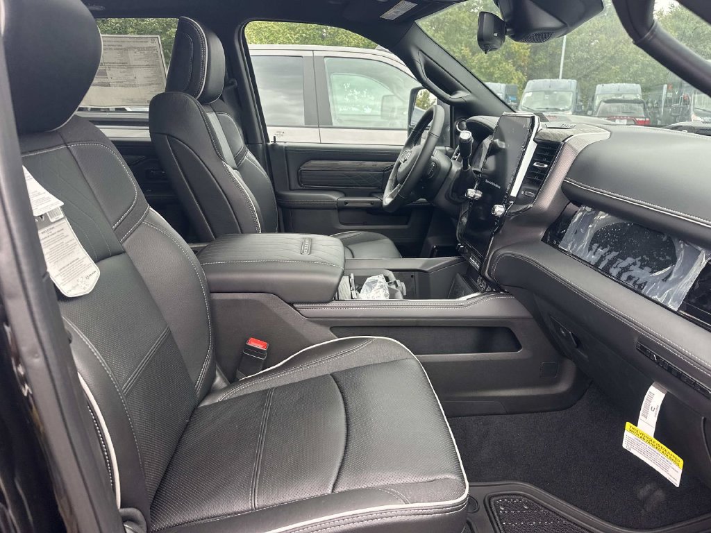 New 2026 RAM 3500 Limited AWD/4WD image 14