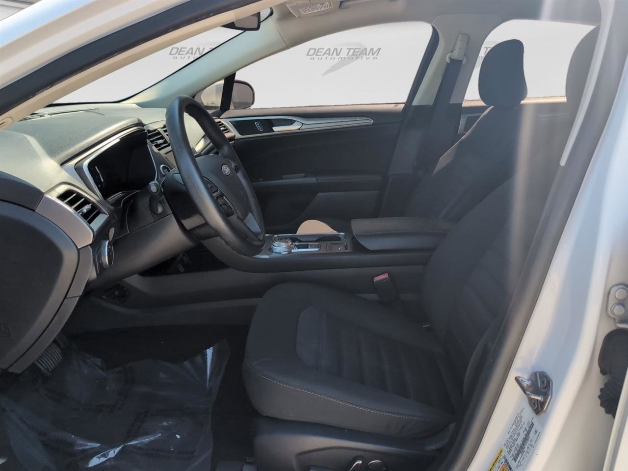 Used 2020 Ford Fusion SE FWD image 10
