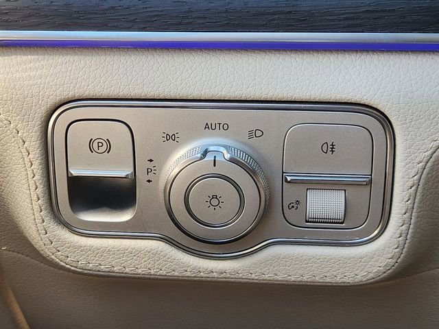 Used 2021 Mercedes-Benz GLS 580 4MATIC image 21