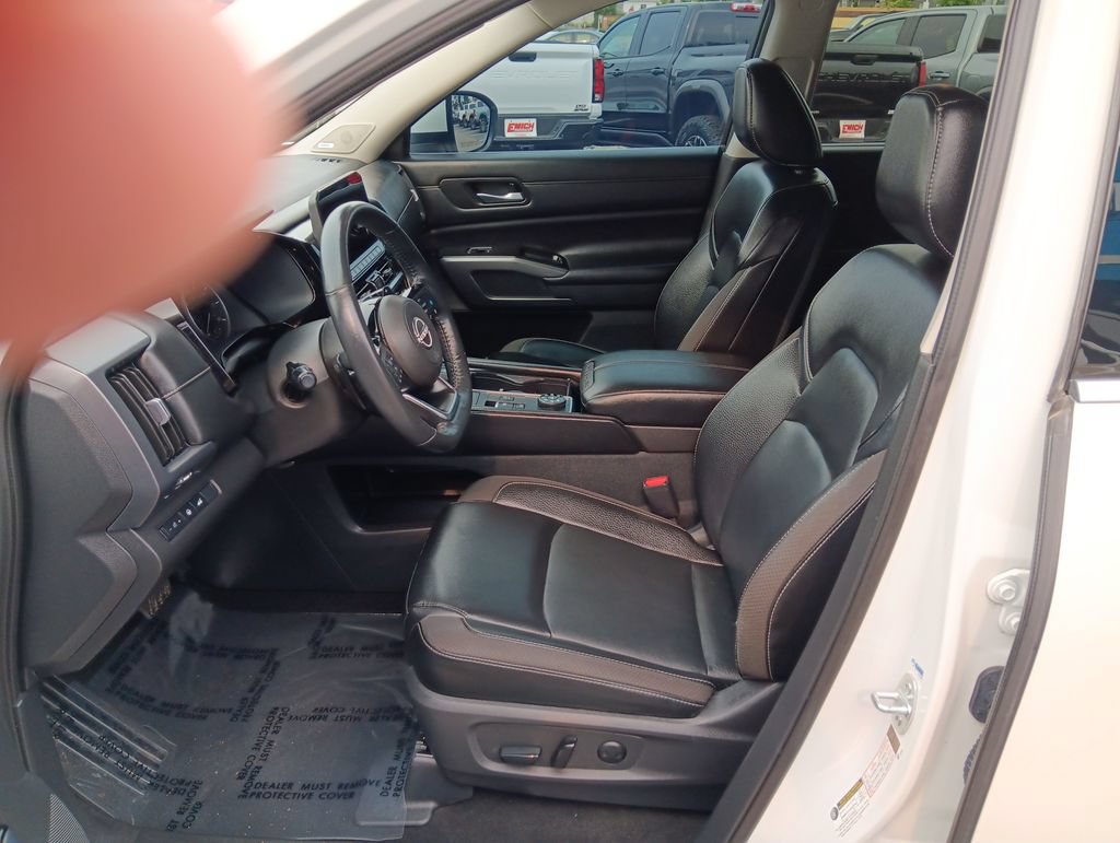 Used 2023 Nissan Pathfinder SL w/ SL Premium Package AWD/4WD image 9