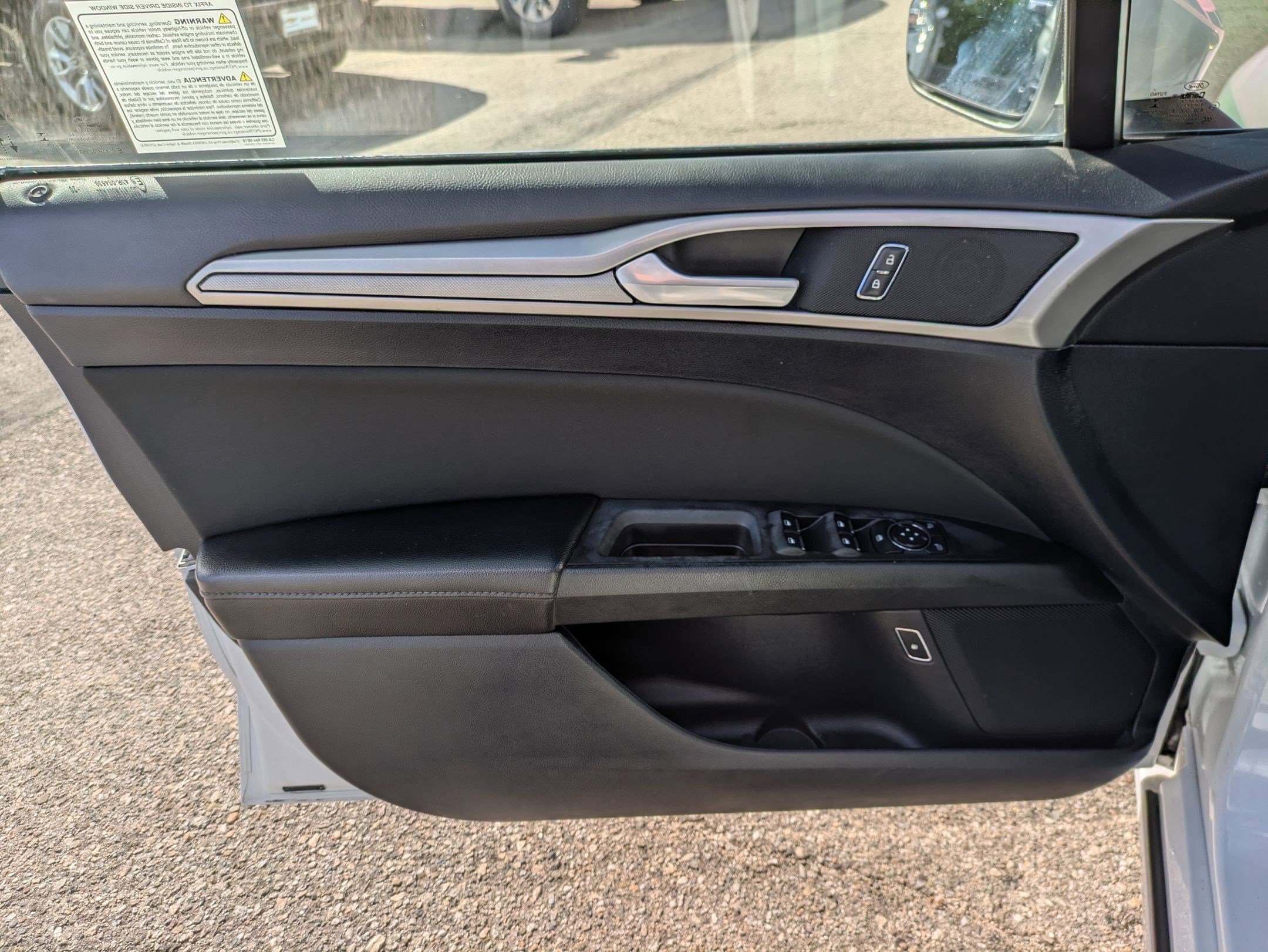 Used 2020 Ford Fusion SE image 10