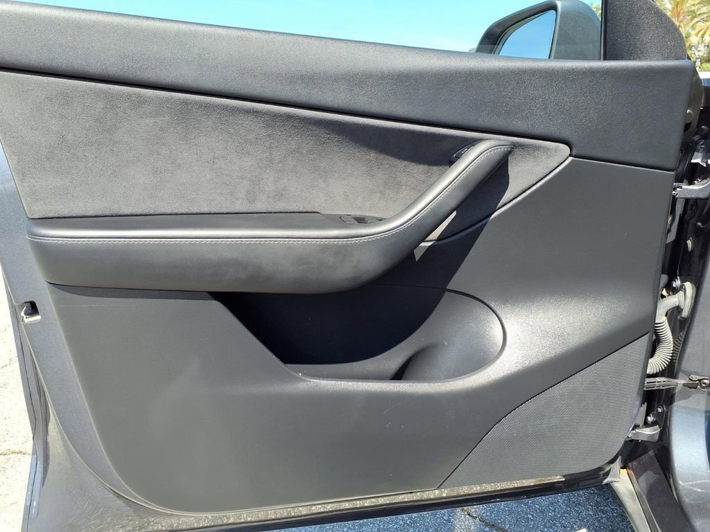 Used 2022 Tesla Model Y Performance image 21