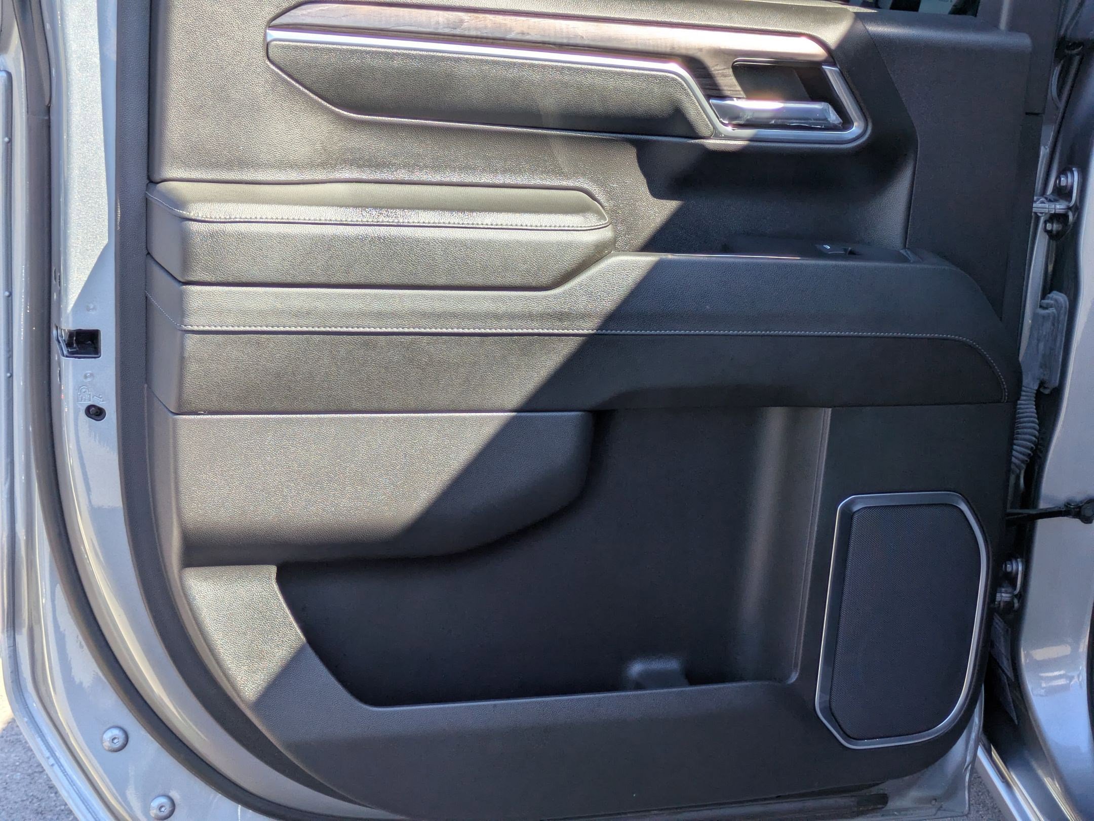 Used 2023 Chevrolet Silverado 1500 LTZ w/ Z71 Off-Road Package image 14