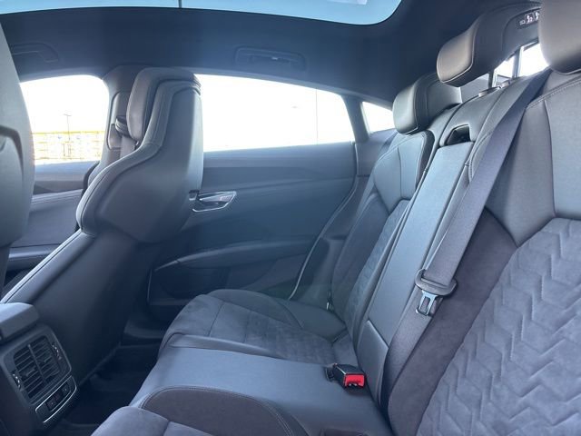 Used 2022 Audi e-tron GT Premium Plus image 20