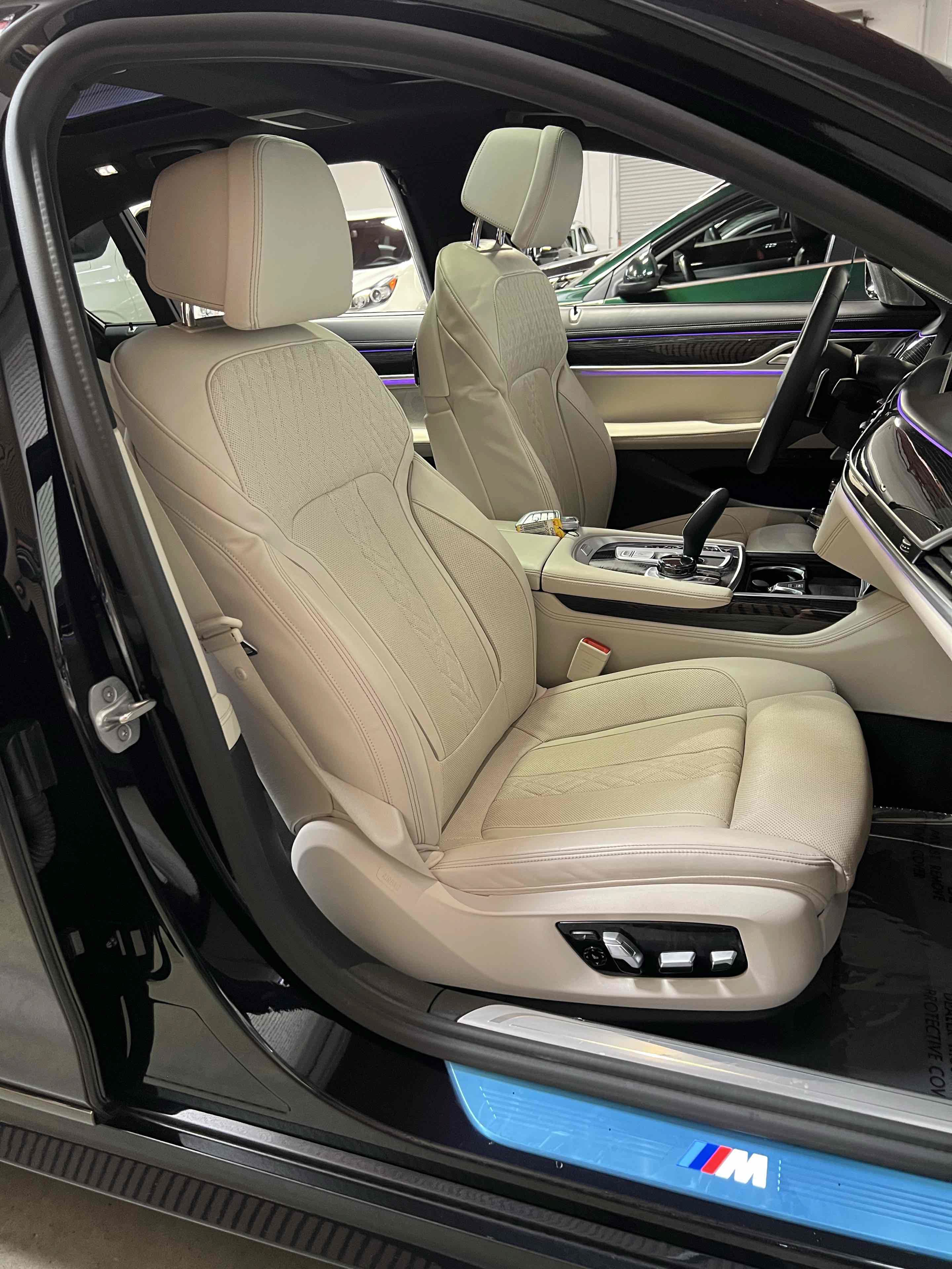 Used 2021 BMW 750i xDrive w/ Executive Package AWD/4WD image 20