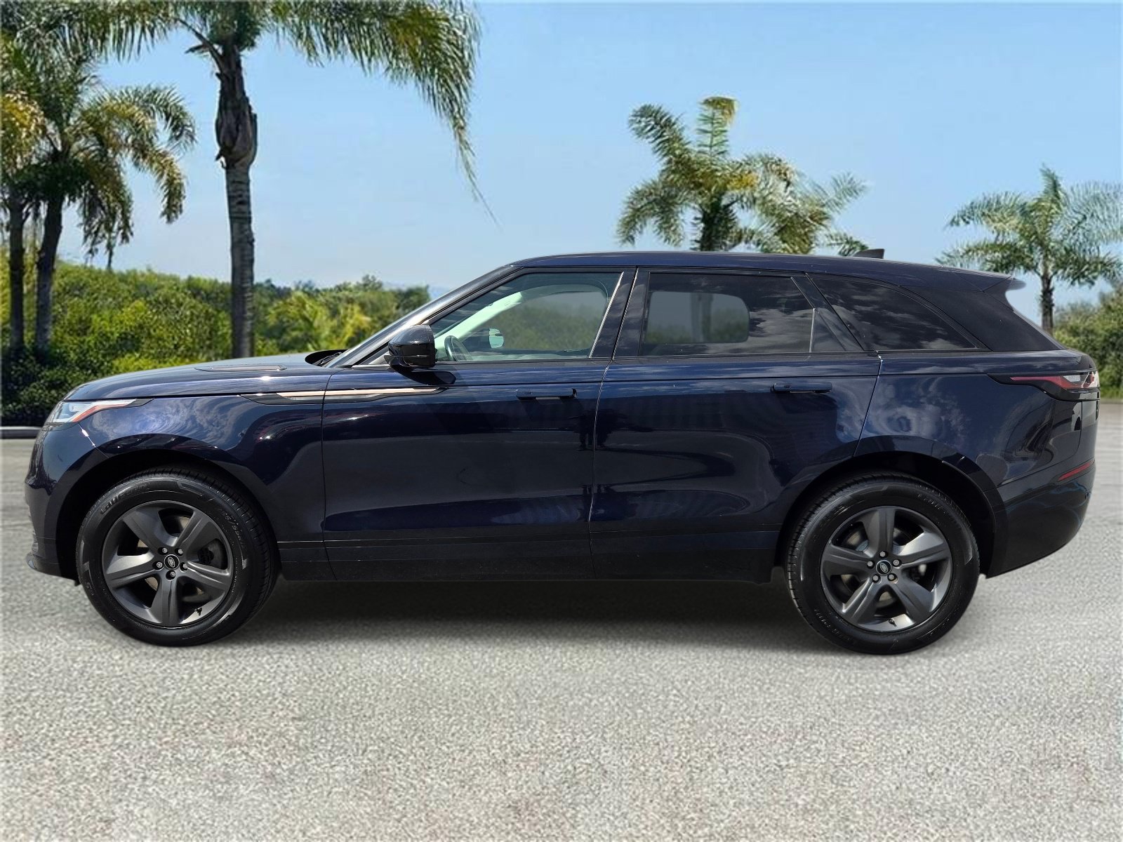 Used 2023 Land Rover Range Rover Velar R-Dynamic S AWD/4WD image 2