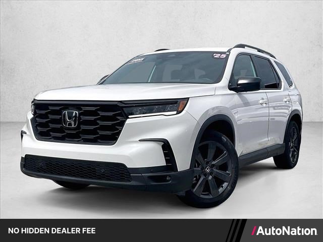Used 2025 Honda Pilot Sport image 1