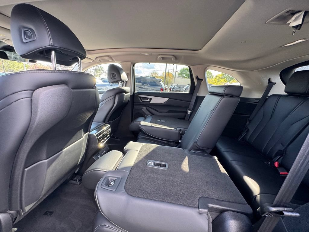 Used 2023 Acura MDX w/ Technology Package AWD/4WD image 15