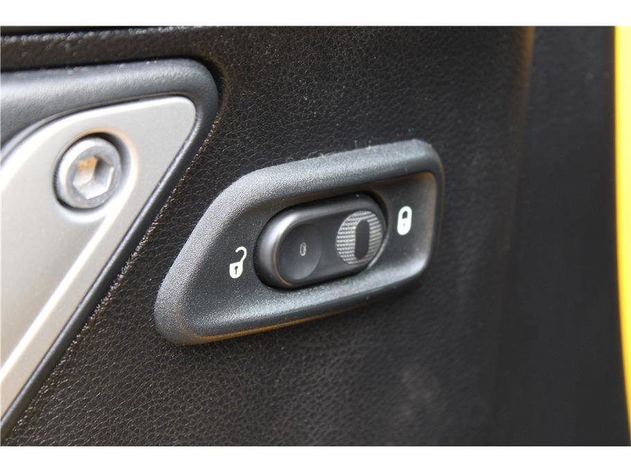 Used 2015 Jeep Wrangler Unlimited Sahara w/ Connectivity Group image 12