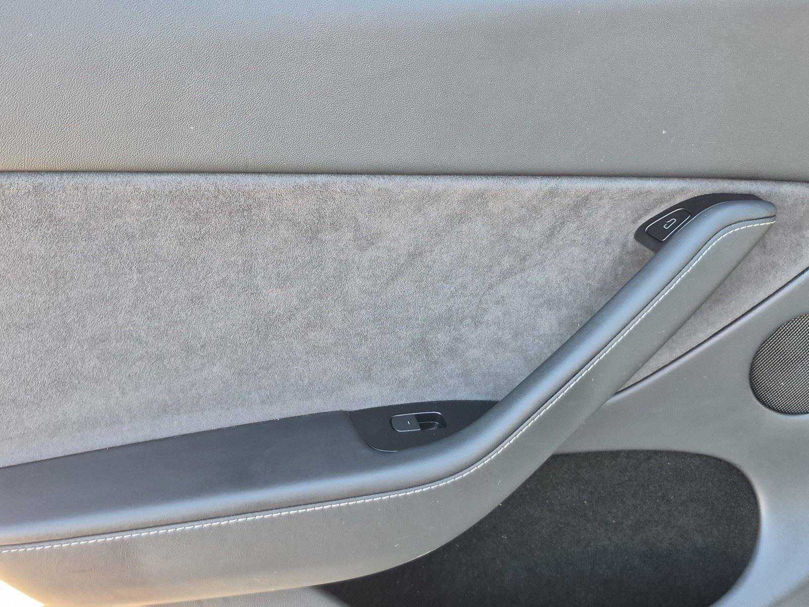 Used 2023 Tesla Model Y AWD image 14