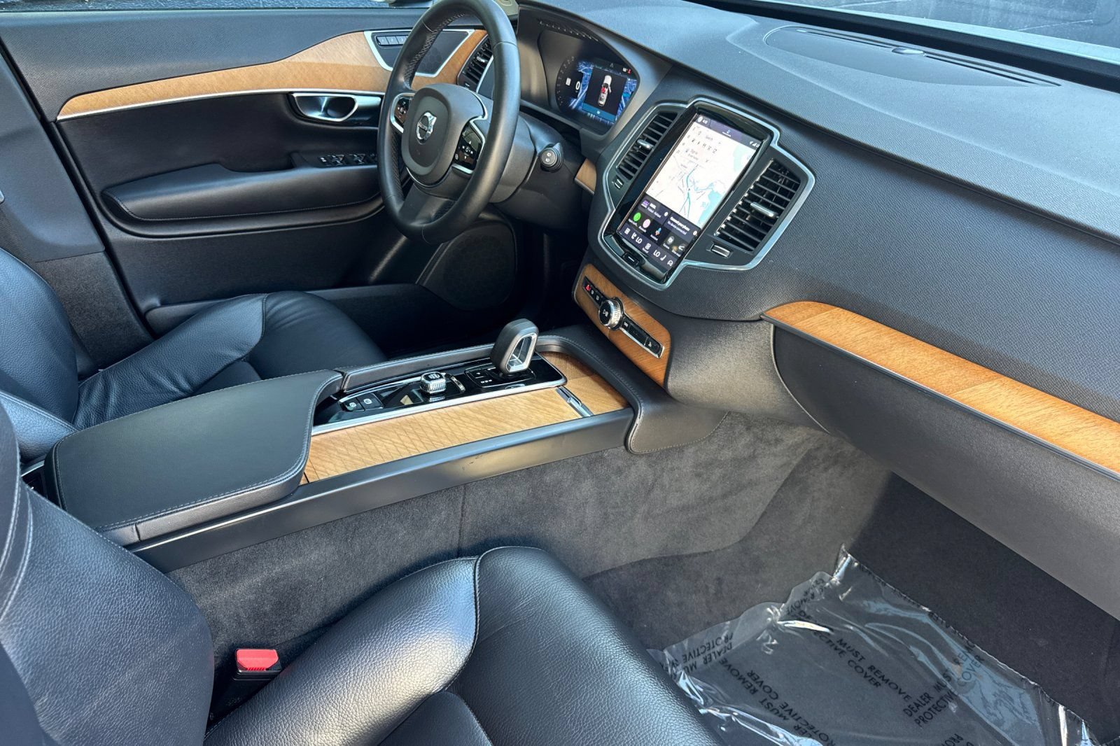 Used 2024 Volvo XC90 T8 Core w/ Protection Package Premier AWD/4WD image 18